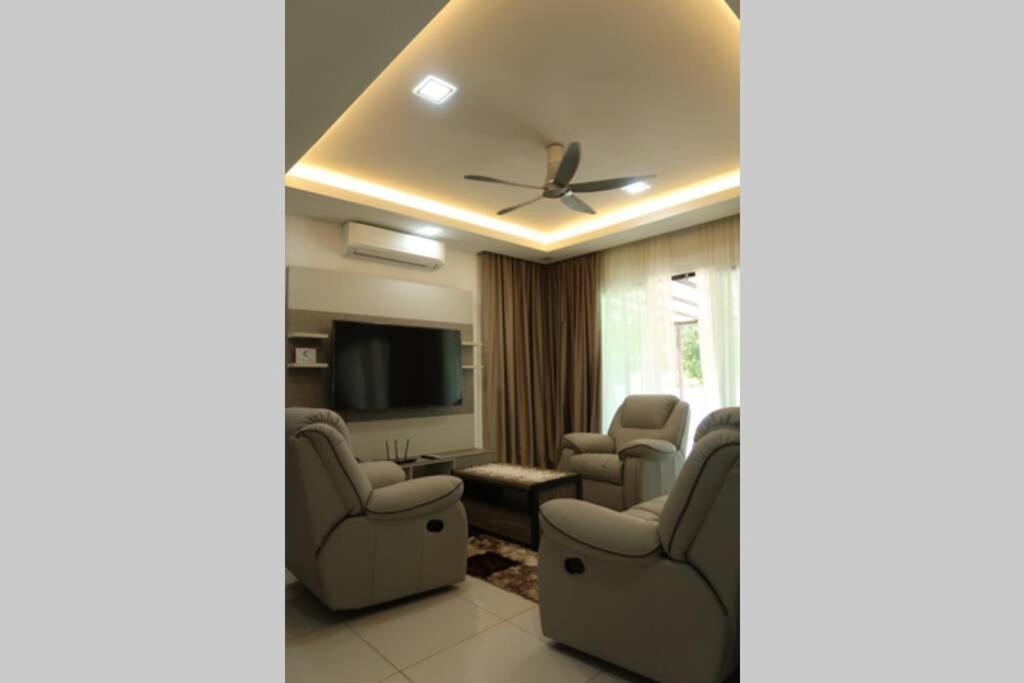Promo Private Luxurious Nilai Vacation Home Eksteriør bilde