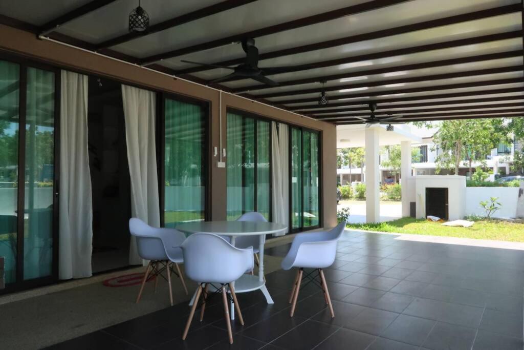 Promo Private Luxurious Nilai Vacation Home Eksteriør bilde