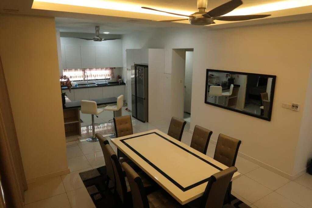 Promo Private Luxurious Nilai Vacation Home Eksteriør bilde