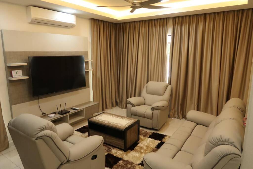 Promo Private Luxurious Nilai Vacation Home Eksteriør bilde