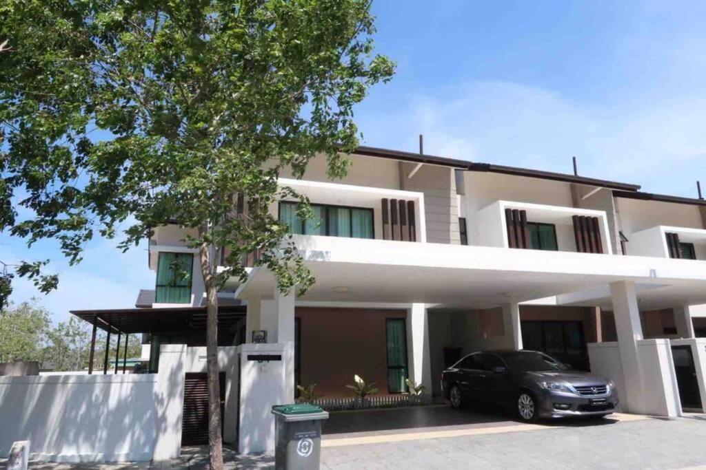 Promo Private Luxurious Nilai Vacation Home Eksteriør bilde
