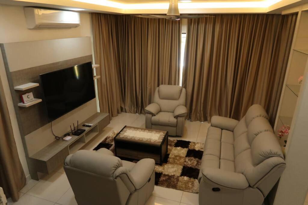Promo Private Luxurious Nilai Vacation Home Eksteriør bilde